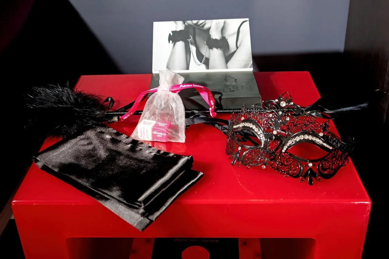 아파트 Suite Miroirs Love Hotel 툴루즈